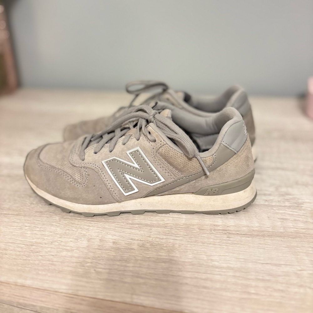 New Balance Women’s Gray Sneakers